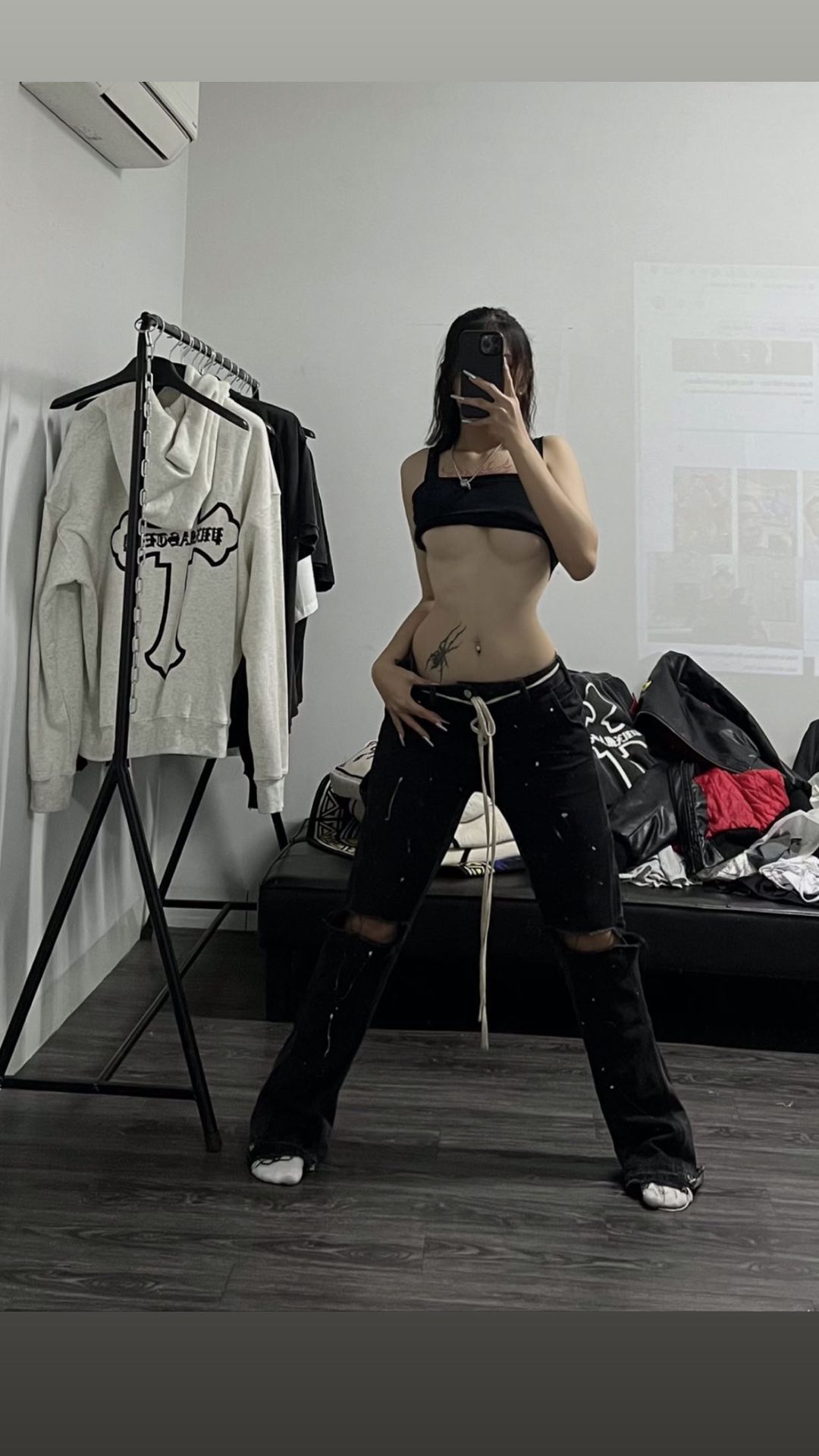 elisevi_03's instagram 2023-2-22 story.jpg