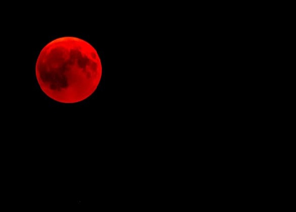moon-red-black-blood-moon.jpg