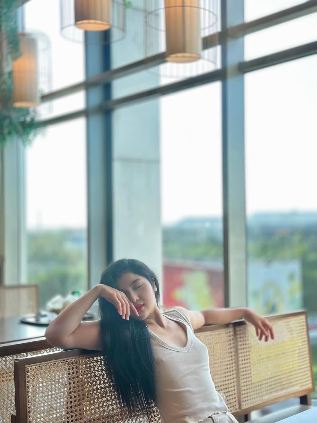 “Chúng ta luôn sợ phải nói ra, nhưng lại mong người khác có thể tự hiểu.” (1).jpg