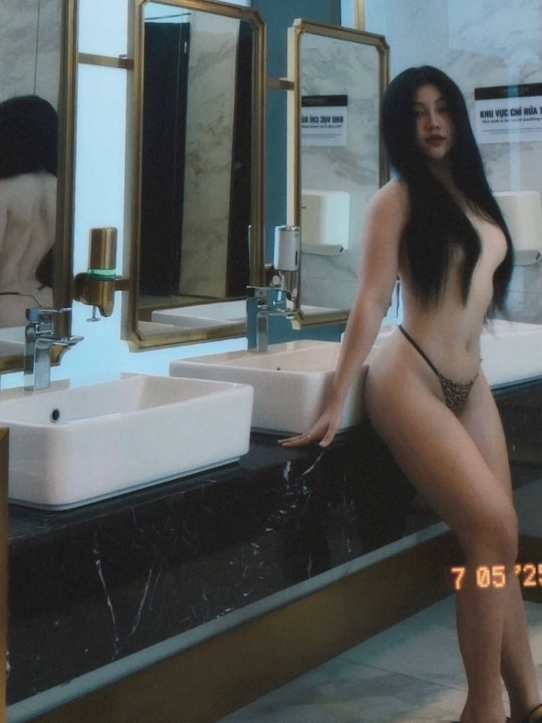 Thành phố này vì chờ anh, mà em càng ngày càng dịu dàng, mê quá à. (5).jpg