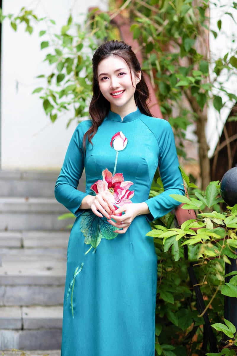 ao-dai-mau-xanh-ngoc__57__0d6555b22dff4d07a41ae5d5a894bd1c.jpg