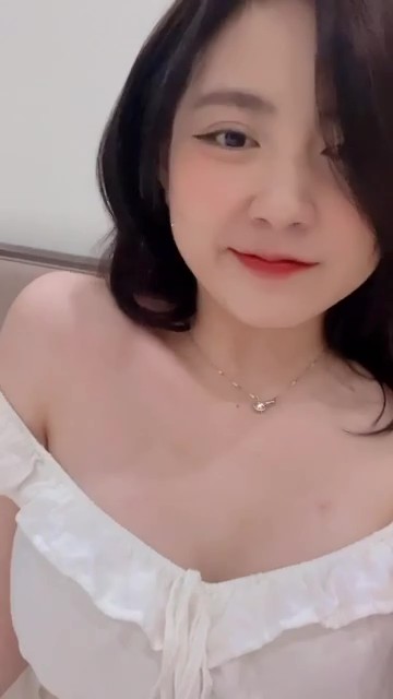 AA - frame at 0m4s.jpg